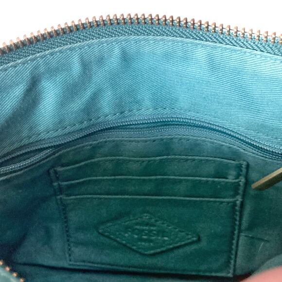 Fossil Teal Leather Crossbody Bag | Vintage Inspired | Fall City Street Style - Picture 15 of 16